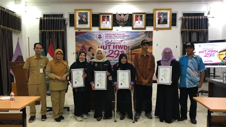 HWDI Kalbar terima penghargaan dari Pemprov Kalbar.