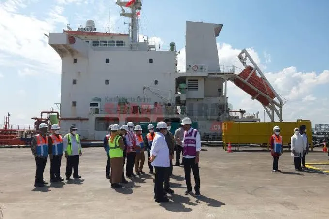 PT Pelabuhan Indonesia (Pelindo) Regional 2 Pontianak mendorong percepatan relokasi jalan nasional sepanjang 5,6 kilometer di Kabupaten Mempawah, Kalimantan Barat, untuk memperlancar arus kendaraan logistik menuju kawasan Pelabuhan Kijing.