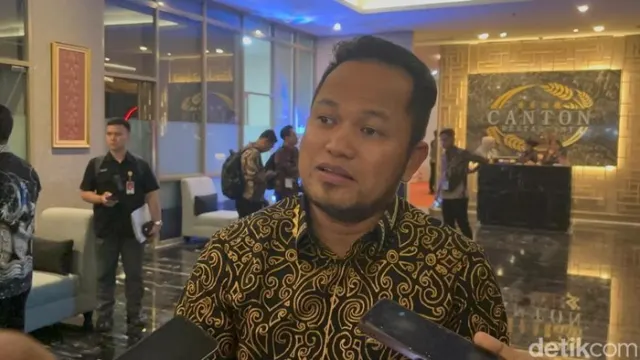 Di Balik Viralnya Foto Rudy Mas'ud di Singapura: Klarifikasi Lengkap Pemprov Kaltim