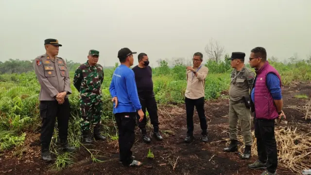 Karhutla di Kubu Raya Jadi Perhatian, Staf Ahli Kapolri Tinjau Dua Lokasi di Desa Limbung